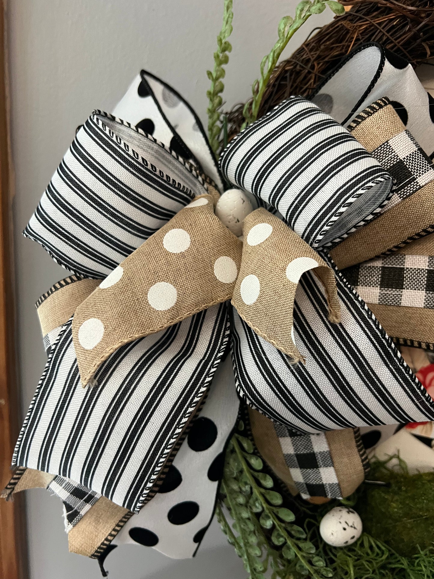 Grapevine Shiplap Easter sign