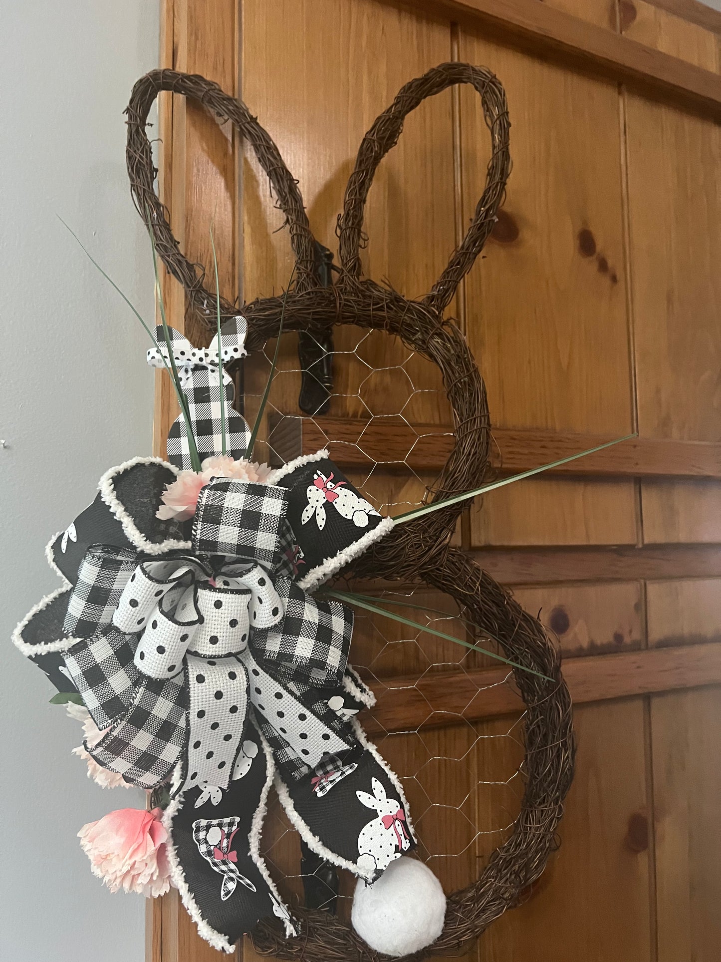 Grapevine & chicken wire Rabbits