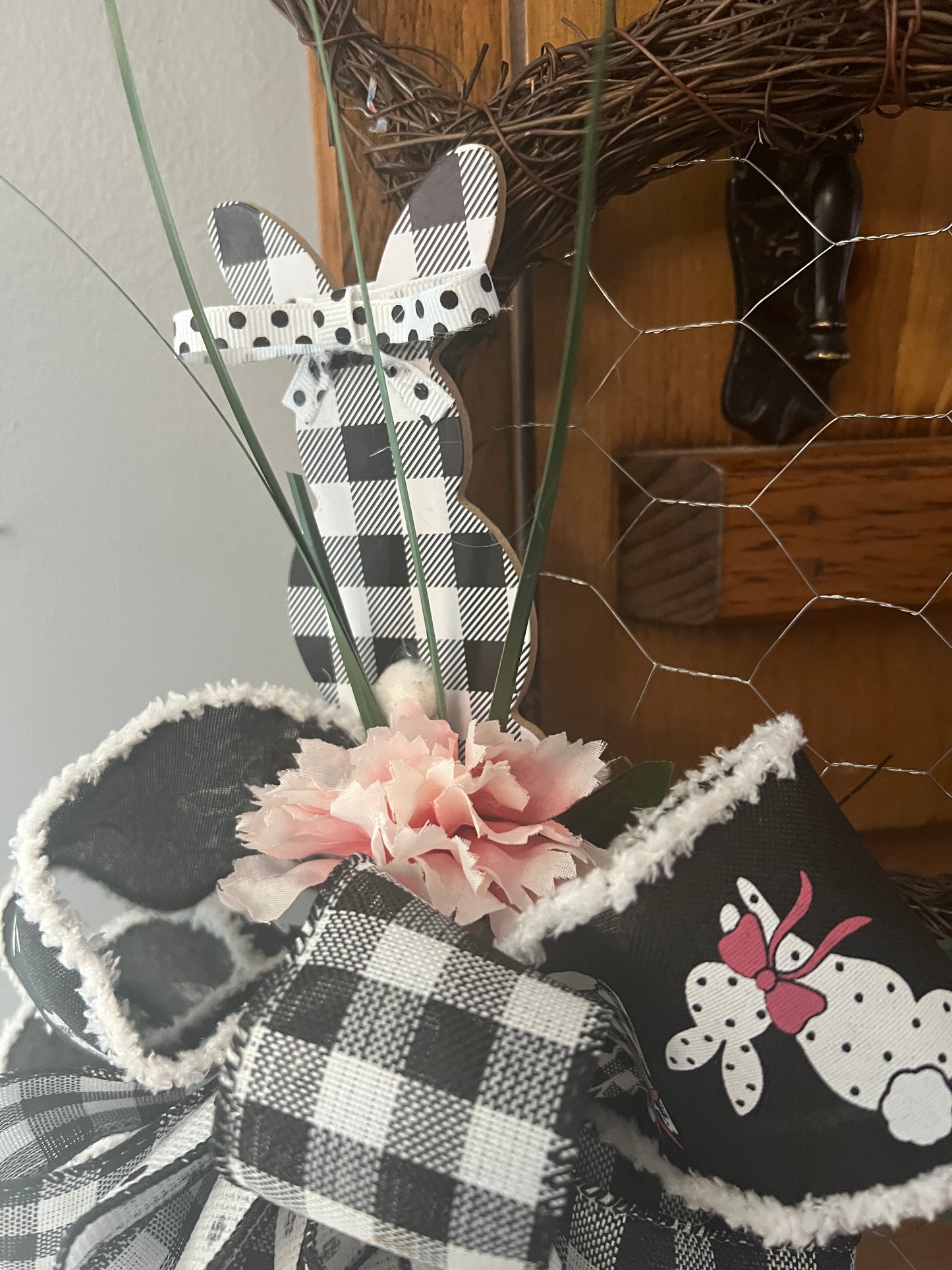Grapevine & chicken wire Rabbits