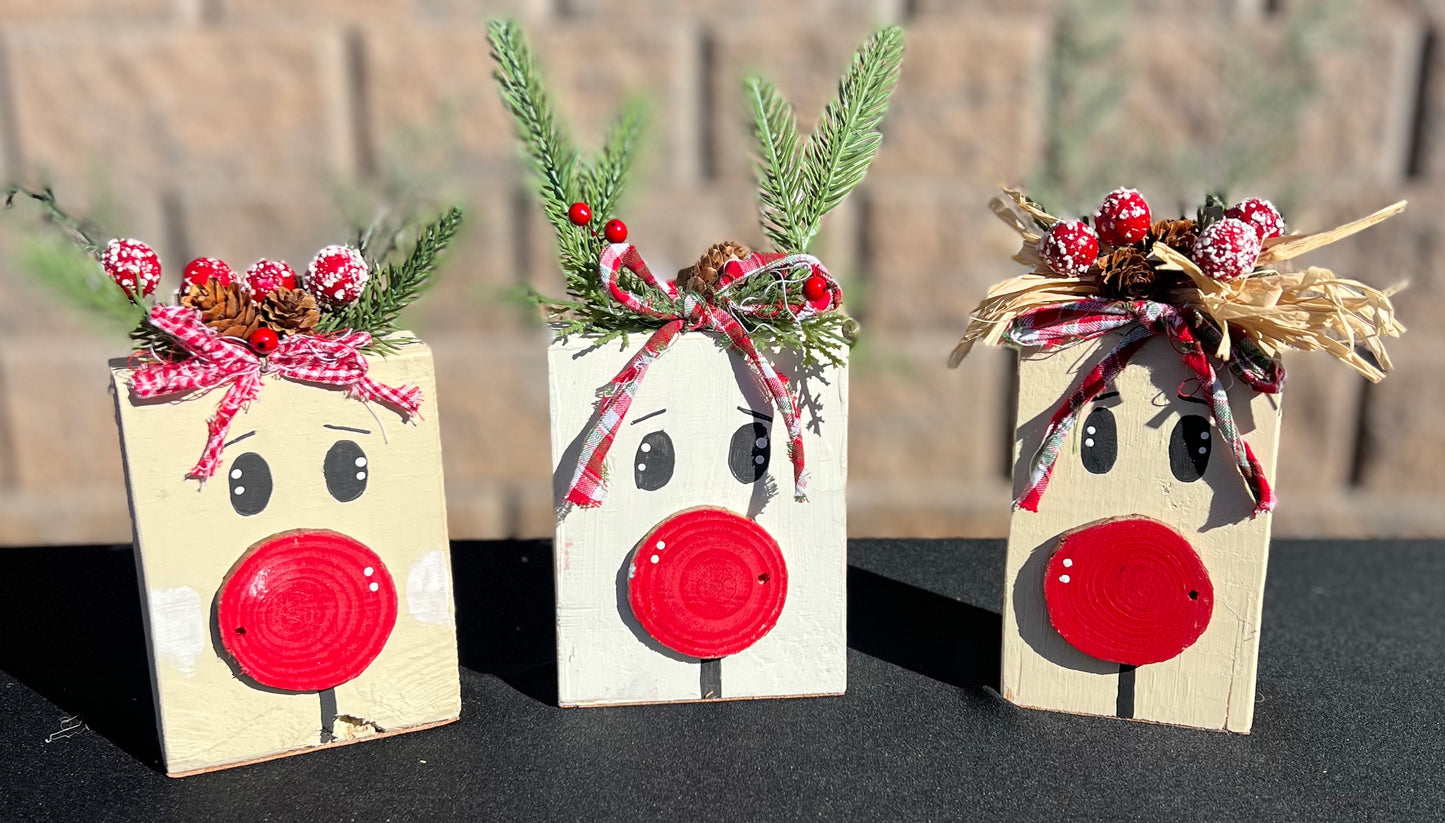 Reindeer Shelf Sitters
